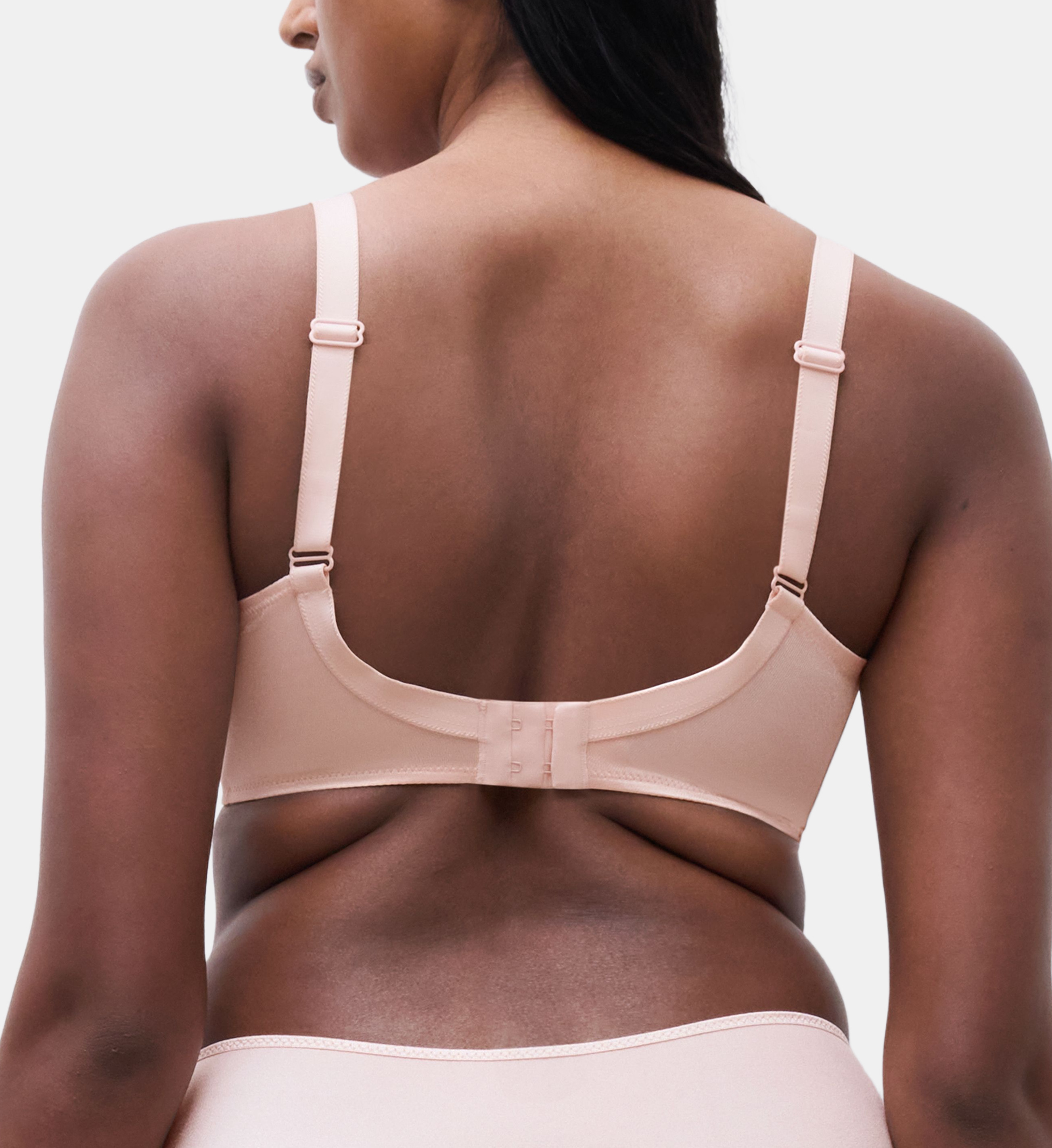 Soutien-gorge Chantelle 95F Moulé Plongeant - Modèle Irrésistible Couleur Moka
