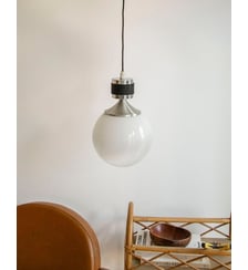 Suspension au globe en verre opaque Sonia N°313- Produit chiné Debongout