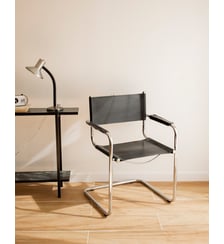 Chaise à l'assise en cuir noir Alma N°1869- Produit chiné Debongout