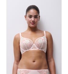 Soutien-gorge emboîtant en dentelle Chantelle Pulp