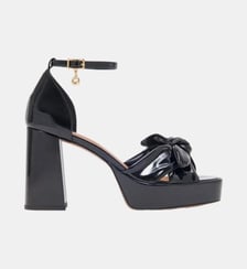 Sandales à talons en cuir vernis Maje