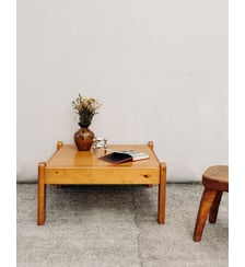 Table basse en pin au style chalet Léonie N°1007- Produit chiné Debongout