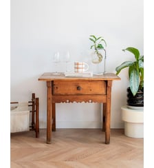 Table d'appoint en bois clair Francine N°878- Produit chiné Debongout