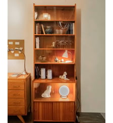 Grande bibliothèque vitrée au placage en bois Madeleine N°711- Produit chiné Debongout