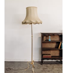 Lampadaire en laiton et son abat-jour en cloche Julien N°410- Produit chiné Debongout