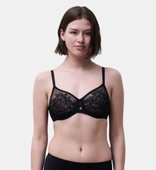 Soutien-gorge moulé emboîtant en dentelle Chantelle