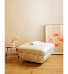 Pouf confortable en cuir beige Jean-Philippe N°95- Produit chiné Debongout