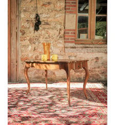 Table basse aux pieds fuselés Léonie N°1171- Produit chiné Debongout