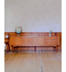 Grande enfilade en teck et acajou Margaret N°508- Produit chiné Debongout