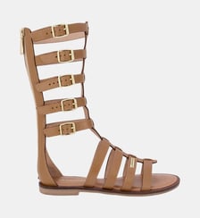 Sandales plates en cuir à hautes brides HACKTARUS Les Tropeziennes par M. Belarbi