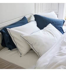 Taie d'oreiller en satin de coton lavé, RÊVE SATINÉ Blanc Cerise