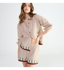 Pyjama col classique en satin, Fascinante Laurence Tavernier