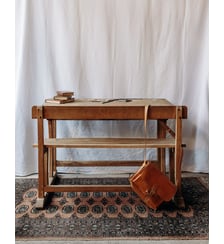 Pupitre en bois clair Edouard N°458- Produit chiné Debongout