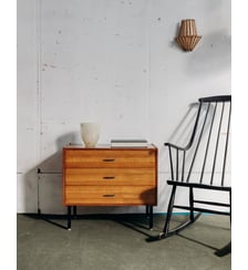 Commode en bois clair Olga N°255- Produit chiné Debongout