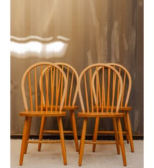 Lot de 4 chaises en bois Claude N°1542- Produit chiné Debongout