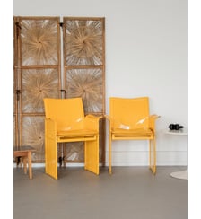 Paire de fauteuils jaunes vernies Jakob N°1267- Produit chiné Debongout