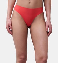 String invisible Chantelle