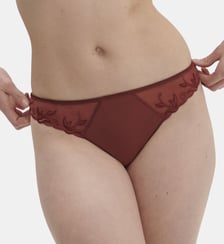 String Andora broderies Simone Pérèle