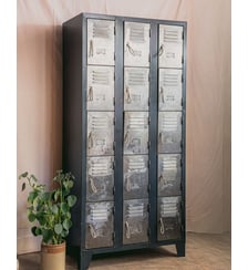 Armoire casier style industriel Magda N°724- Produit chiné Debongout