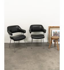 Paire de fauteuils en skaï et métal Jakob N°1289- Produit chiné Debongout