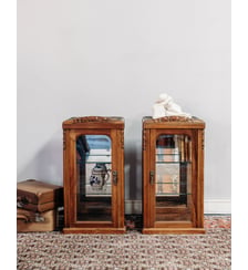 Paire de vitrines en bois Victoria N°118- Produit chiné Debongout