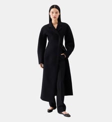 Le Manteau Curvo Jacquemus