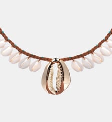 Collier en suédine avec pampilles de cauris et pendentif ALOE Hipanema