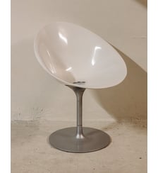 Fauteuil aux lignes aériennes et son piétement métal Jakob N°1382- Produit chiné Debongout