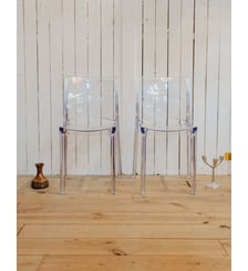 Paire de chaises transparentes Alma N°2148 - Produit chiné Debongout