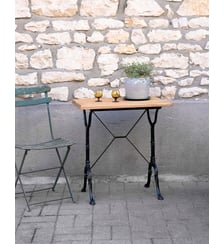 Petite table à manger bistro en chêne et fonte Denise N°1196- Produit chiné Debongout