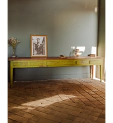 Ancienne table de communauté en bois Fernand N°258- Produit chiné Debongout