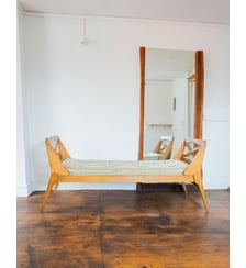 Banquette daybed en chêne Clara N°138- Produit chiné Debongout