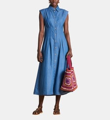 Robe chemise longue en jean souple cintrée La Fée Maraboutée