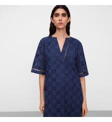 Robe longue style caftan avec broderie anglaise Adolfo Dominguez