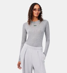 T-shirt manches longues étiquette griffée Lacoste