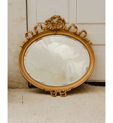 Miroir ovale en résine dorée Georges N°1495 - Produit chiné Debongout