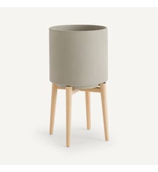 Cache-pot sur pied en hévéa H58,5cm AM.PM