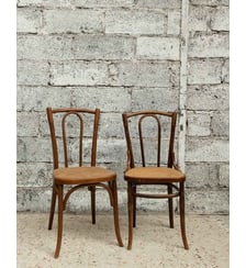 Paire de chaises singulière Claude N°1501- Produit chiné Debongout