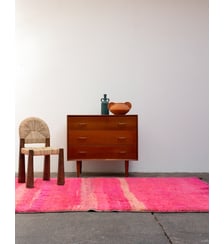 Grand tapis en laine rose Olivier N°46- Produit chiné Debongout