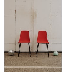 Paire de chaises rouges Alma N°1616- Produit chiné Debongout