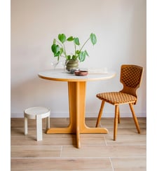 Table à manger en formica et piétement en bois Karla N°1269- Produit chiné Debongout