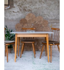 Ensemble de table et chaises scandinaves Auguste N°22- Produit chiné Debongout
