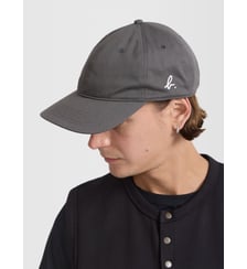 casquette à logo brodé Agnès b.