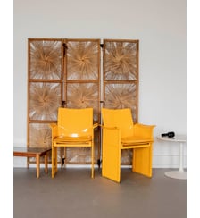 Paire de fauteuils en cuir jaune Jakob N°1240- Produit chiné Debongout