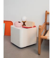 Table d'appoint en fibre de verre Hanna N°824- Produit chiné Debongout