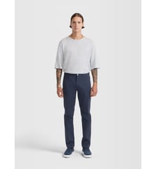 jean Iggy slim en gabardine de coton bleu Agnès b.