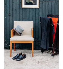 Fauteuil en bois clair et tissu Jakob N°858- Produit chiné Debongout