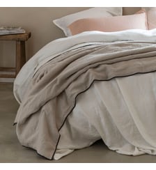 Plaid matelassé en lin lavé, AUTOUR DU LIN Blanc Cerise