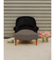 Fauteuil en velours noir à motifs Ernest N°1510- Produit chiné Debongout