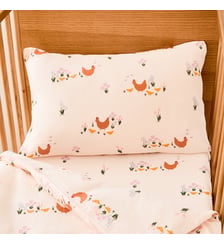 Taie d'oreiller bébé, en gaze de coton bio, imprimé poules La Redoute Interieurs